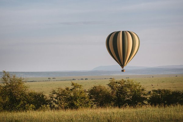 Découvrez puy-en-velay depuis le ciel en montgolfière